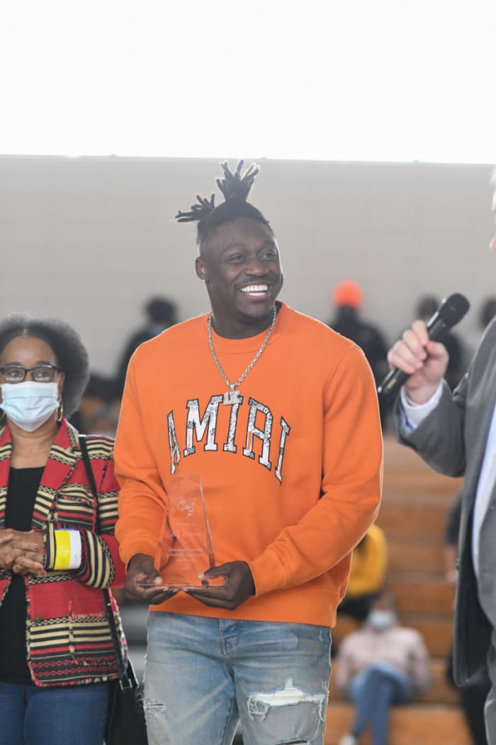 aj-brown-starkville-tennessee-titans00011